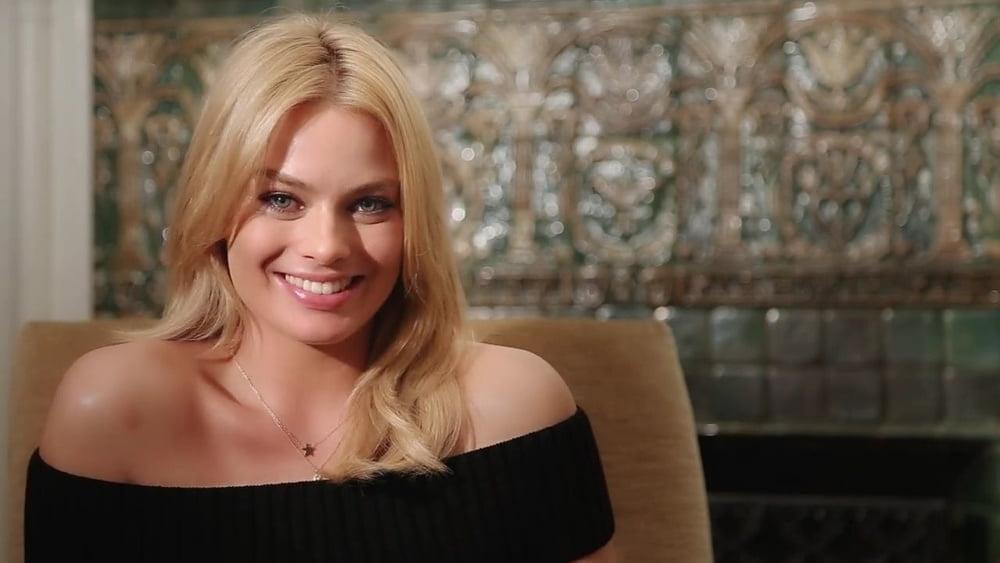 25P cute Margot Robbie 3