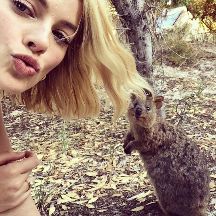 25P cute Margot Robbie 3