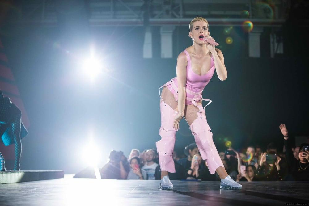25P cute Katy Perry