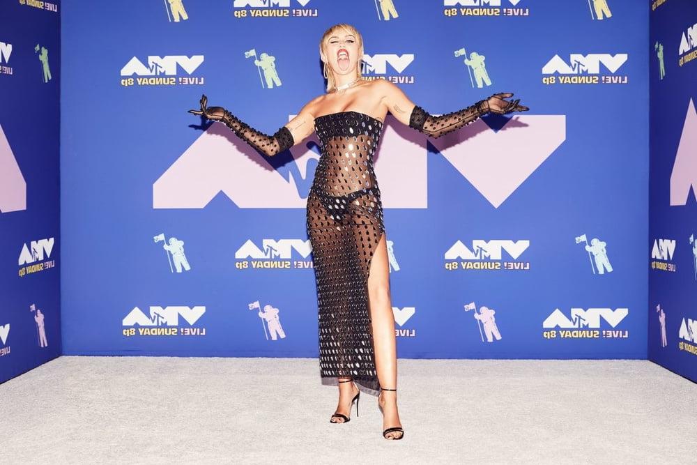 8P Miley Cyrus Goes Slutty On MTV Video Music Awards 2020
