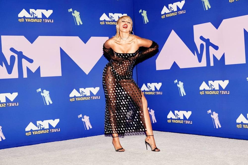 8P Miley Cyrus Goes Slutty On MTV Video Music Awards 2020