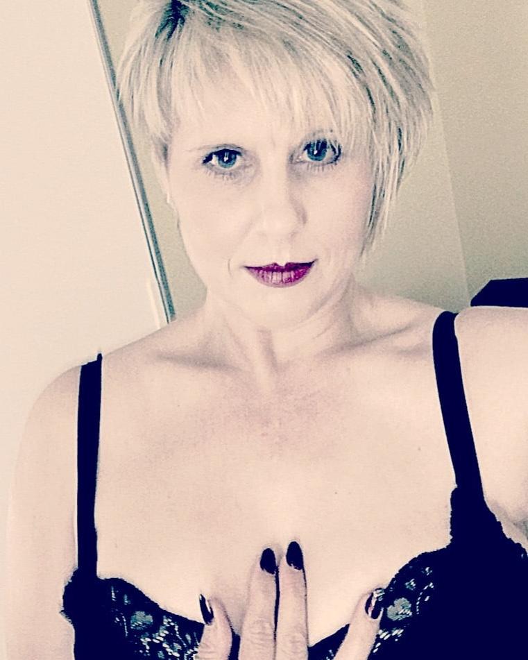 25P Georgie, sexy UK Chunky MILF Slut