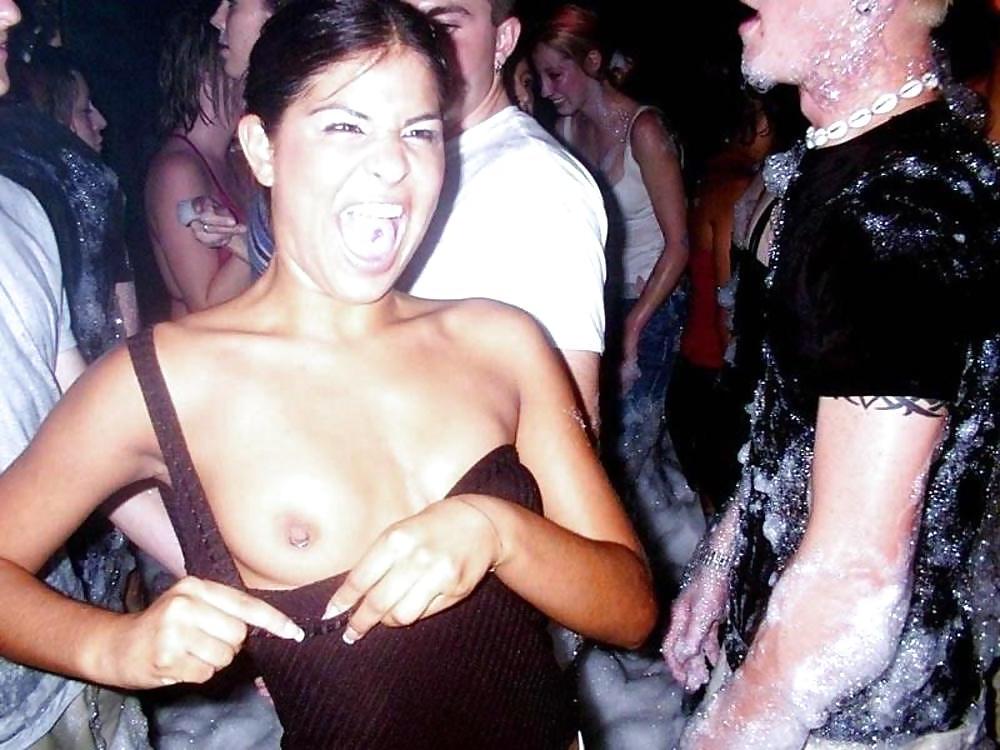 25P REALLY HOT GIRLS IN PUBLIC 34
