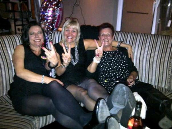 25P Great British Upskirts &amp; Oops 4