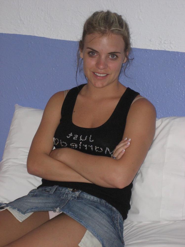 25P Great British Upskirts &amp; Oops 4