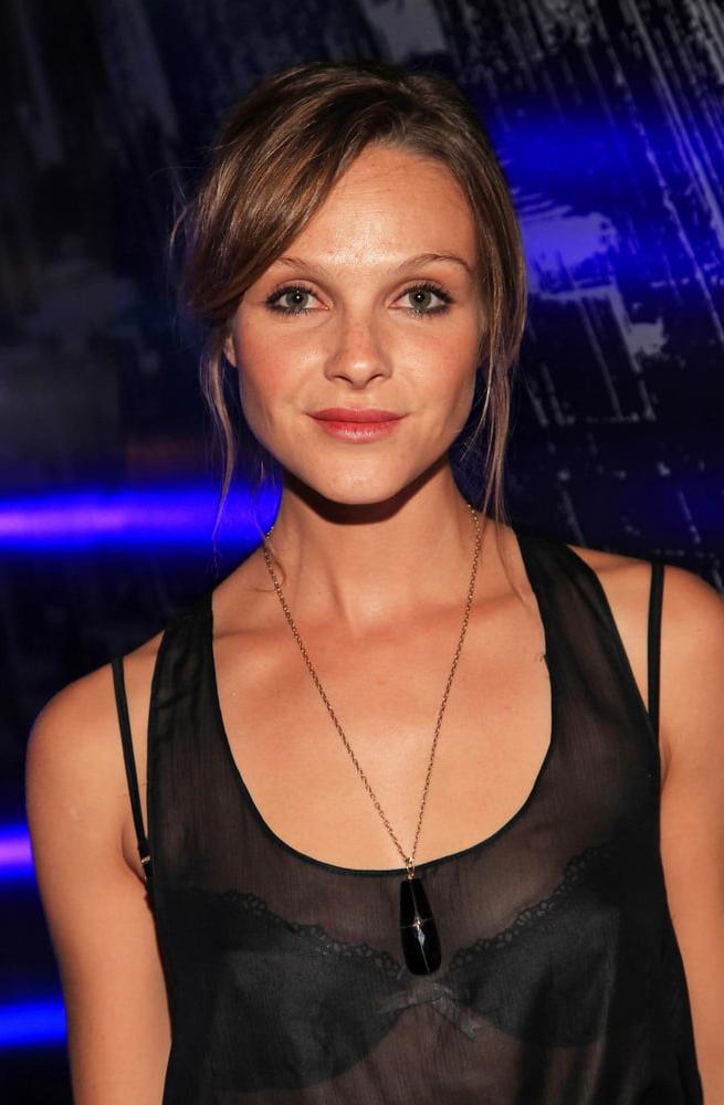 25P Beau Garrett cute woman