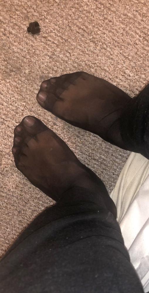 12P Smelly Pantyhose feet and ass