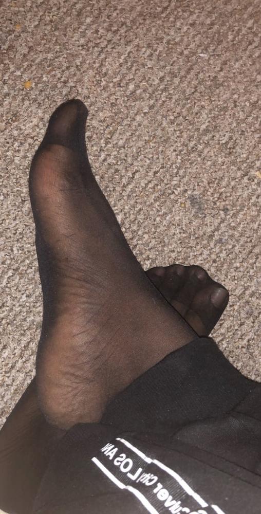 12P Smelly Pantyhose feet and ass