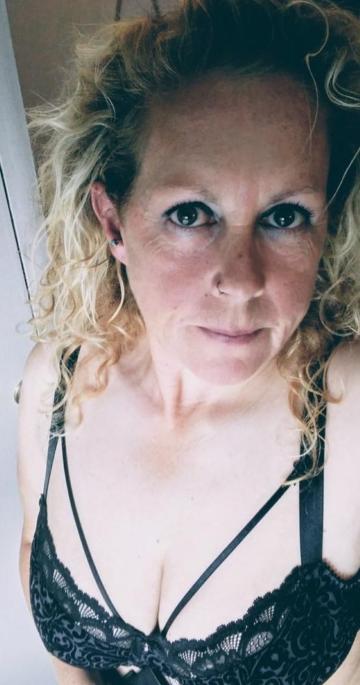 17P Freya, sexy UK Chunky MILF Slut
