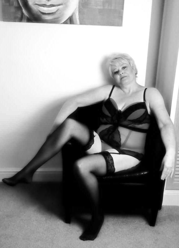 11P Andrea, sexy UK Chunky MILF Slut