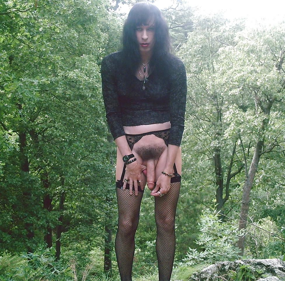 17P Goth Tranny whore in woods