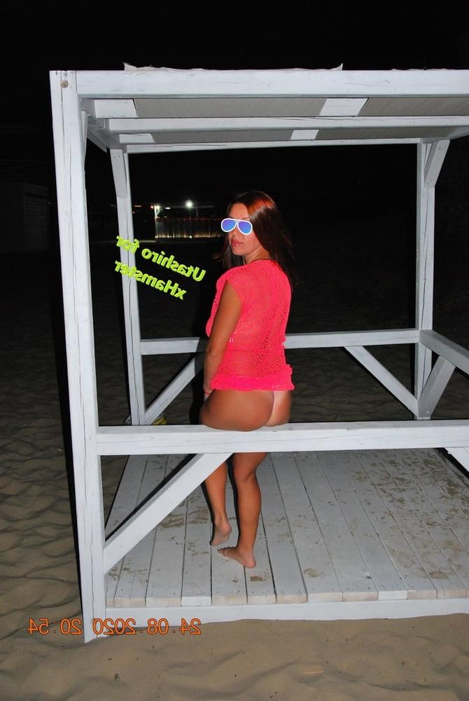 21P Bitch on the beach