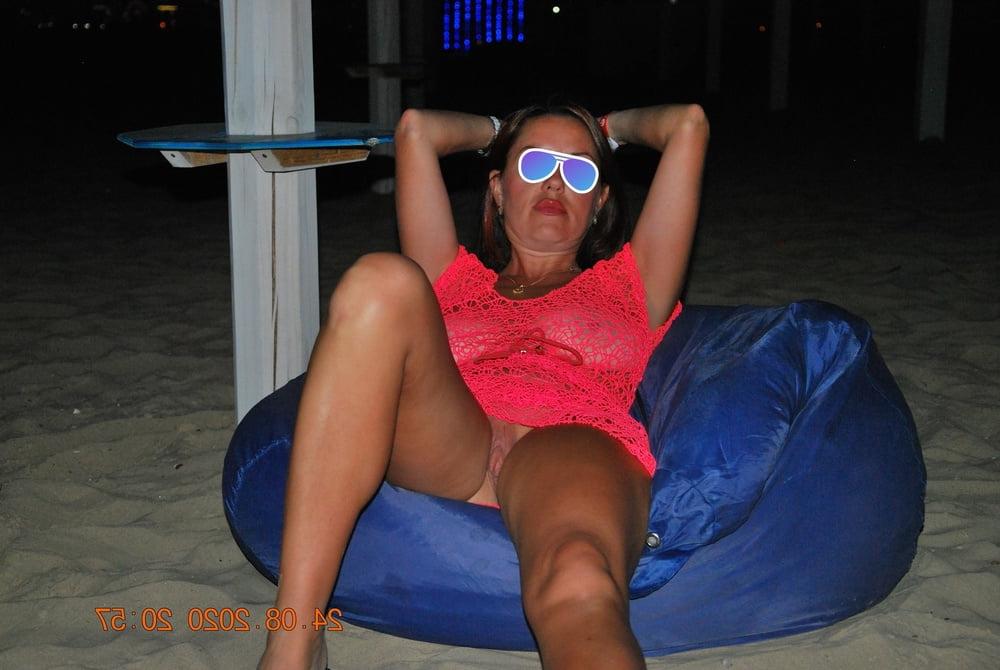 21P Bitch on the beach