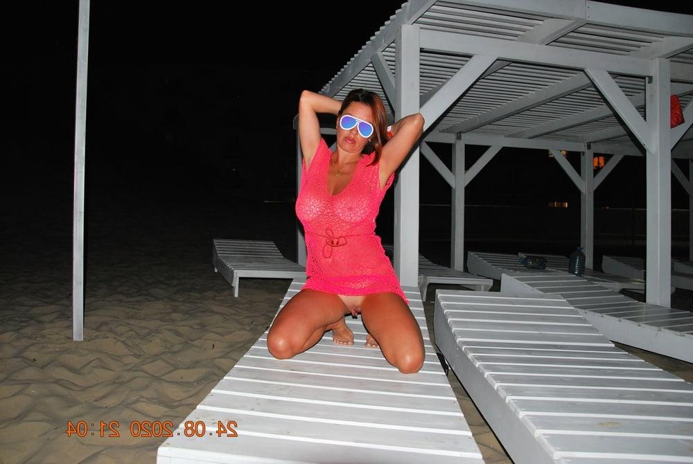 21P Bitch on the beach
