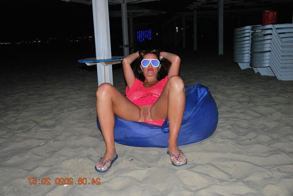 21P Bitch on the beach