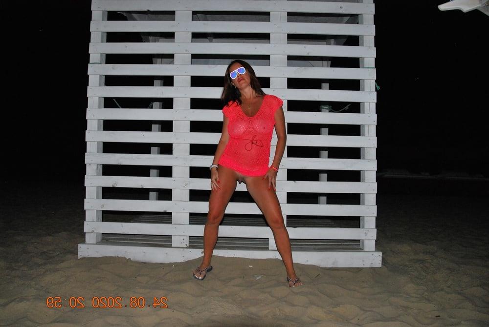 21P Bitch on the beach