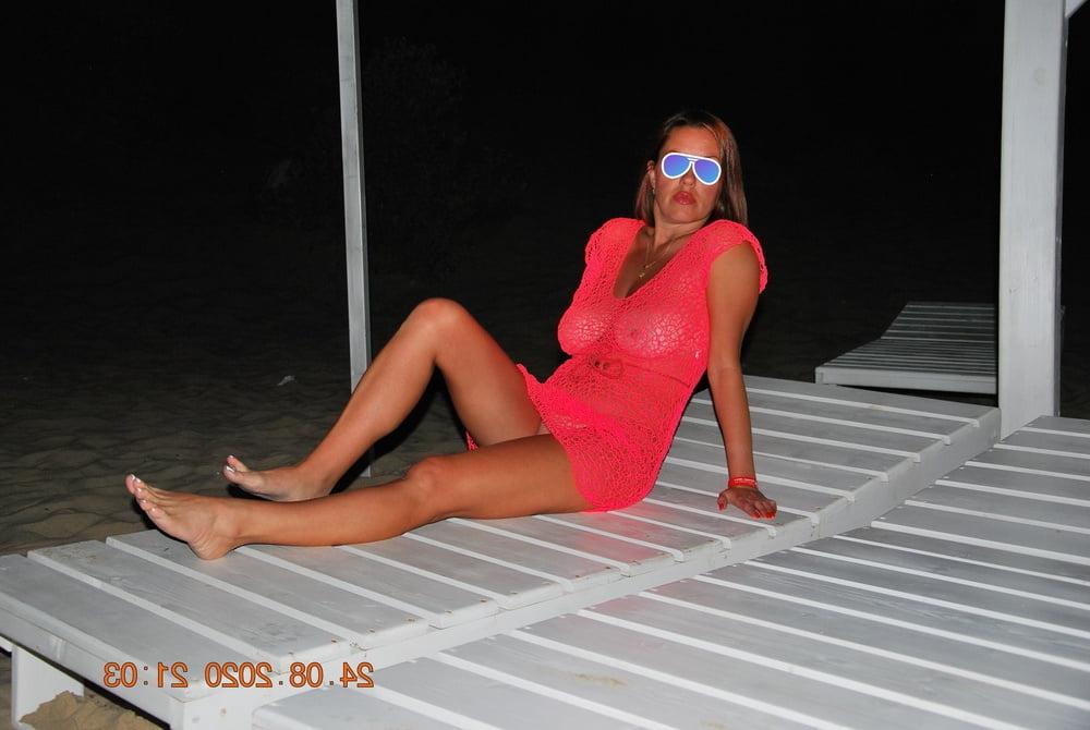 21P Bitch on the beach