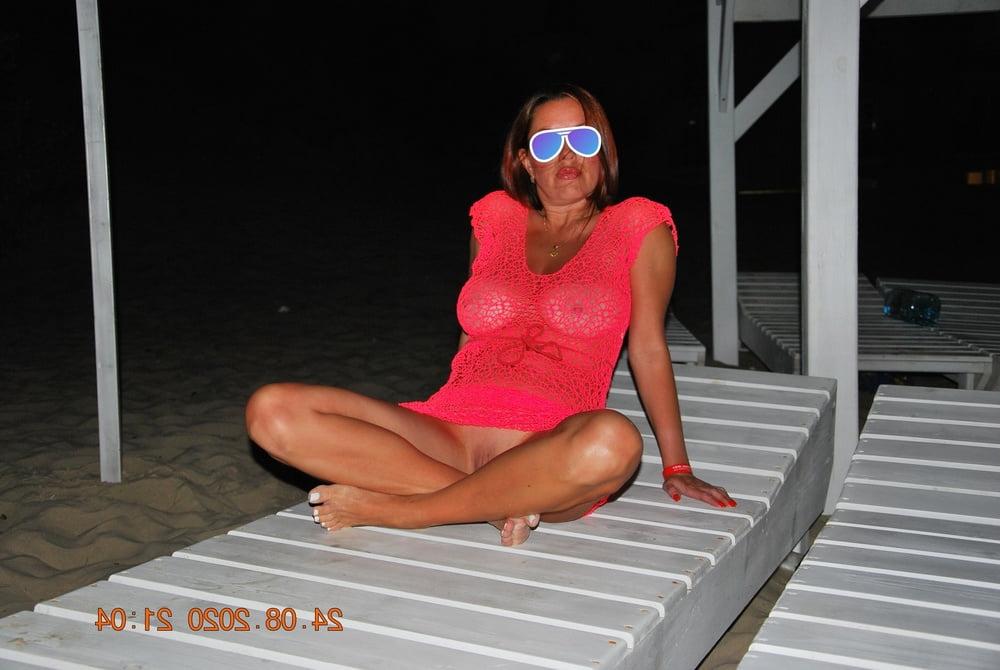21P Bitch on the beach
