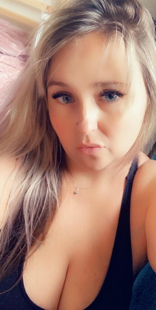 13P Ellie, sexy UK Chunky MILF Slut