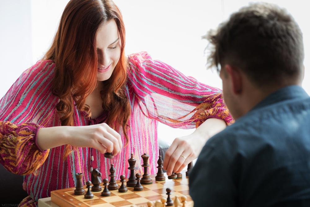 25P Loosing by chess gets you the queen