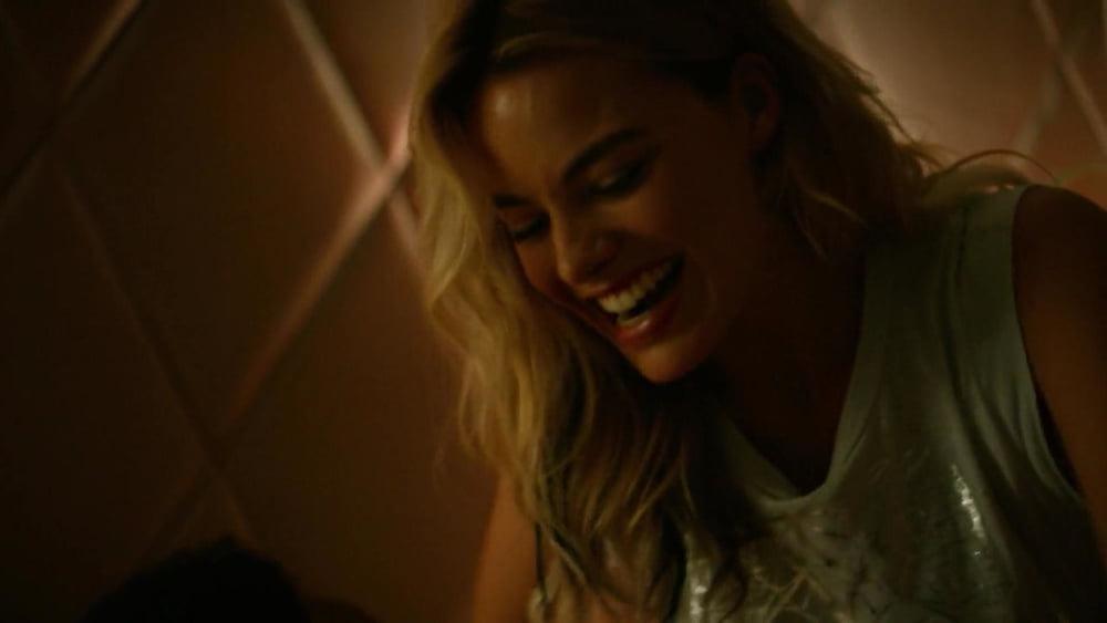 25P cute Margot Robbie 2