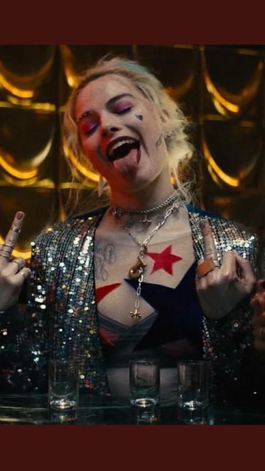 25P cute Margot Robbie 2