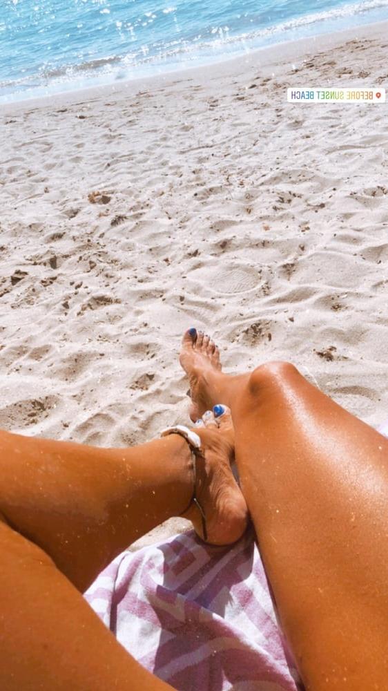 10P sexy turkish women's feet 10