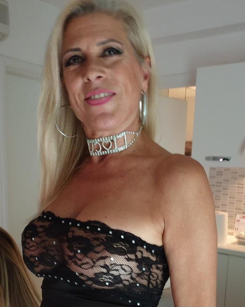 20P Blonde Queen