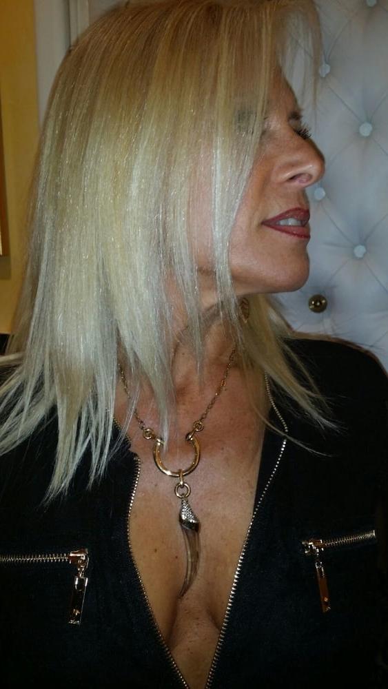 20P Blonde Queen