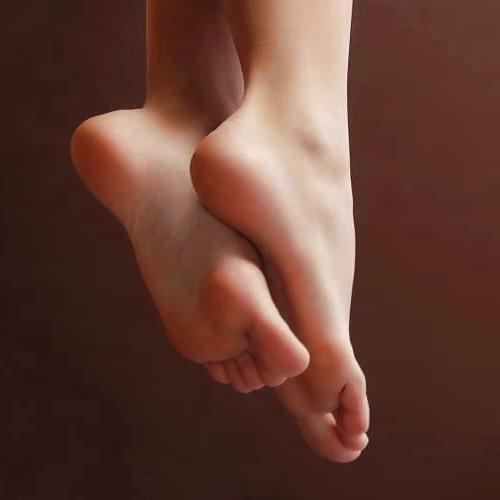 25P Feet and Pantyhose