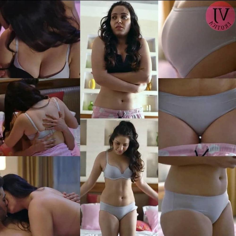 25P cute actress navel