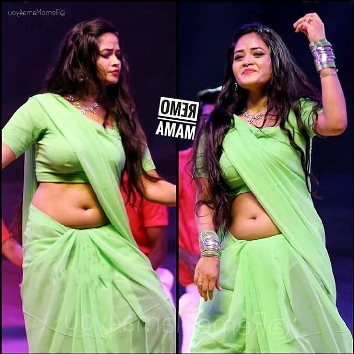 25P cute actress navel
