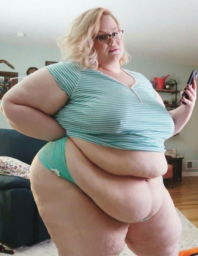 25P Chubby Sluts on Display