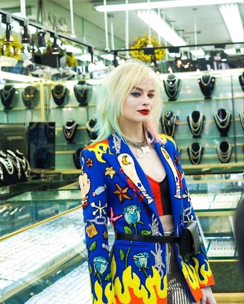25P cute Margot Robbie