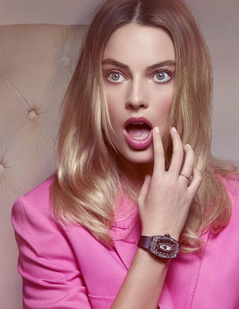 25P cute Margot Robbie