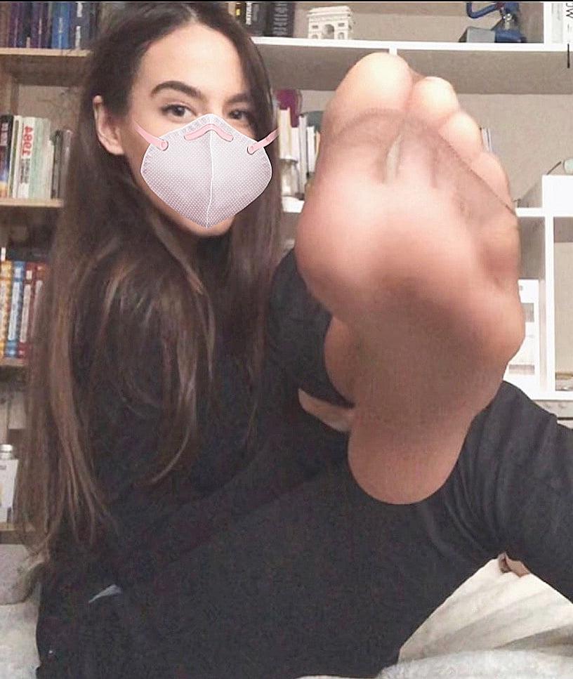 8P My sweaty nylon feet summer