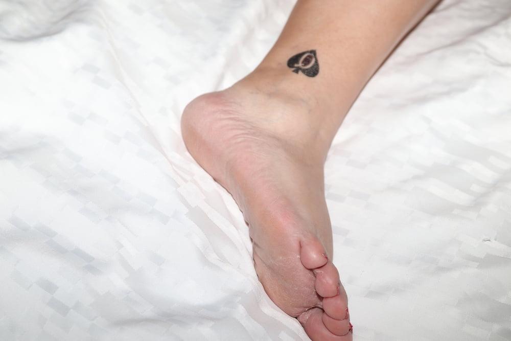 25P Feet photos