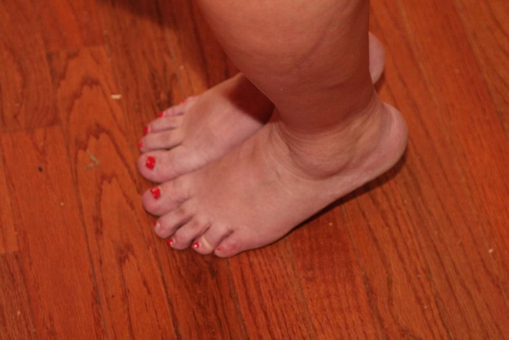 25P Feet photos