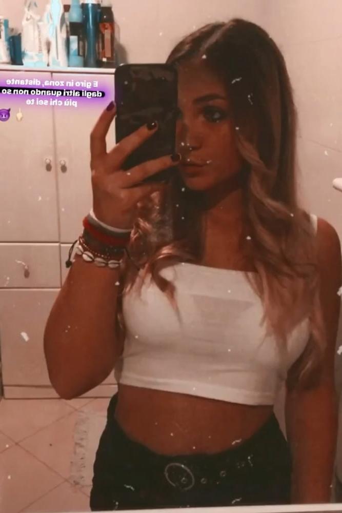 11P Hot bitch teen