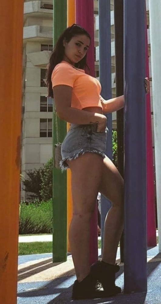 11P Hot bitch teen