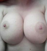 25P Chav bitch wants you to touch her melons