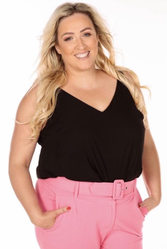 9P Danielle, sexy UK Chunky MILF Slut