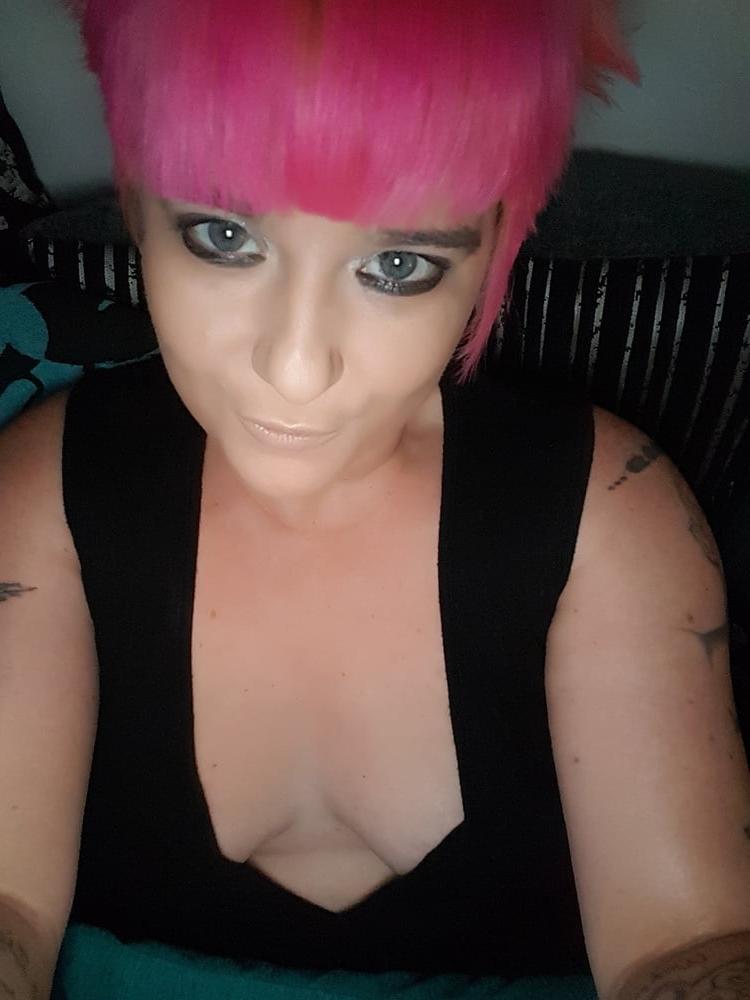 25P Marie, sexy UK Chunky MILF Chav Slut