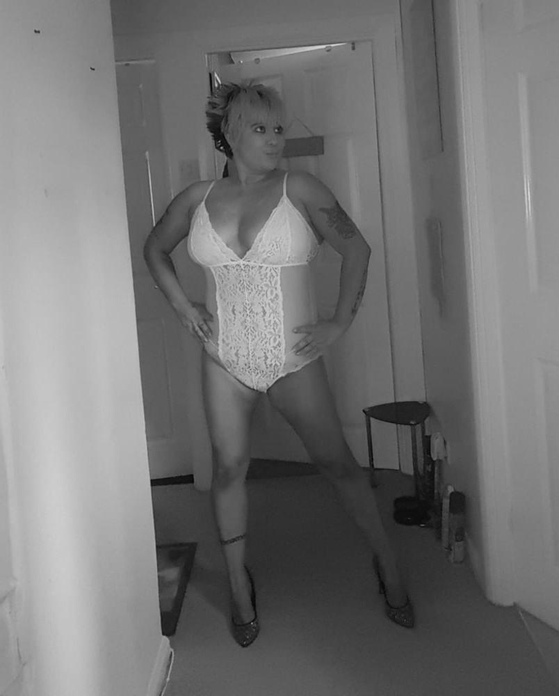 25P Marie, sexy UK Chunky MILF Chav Slut