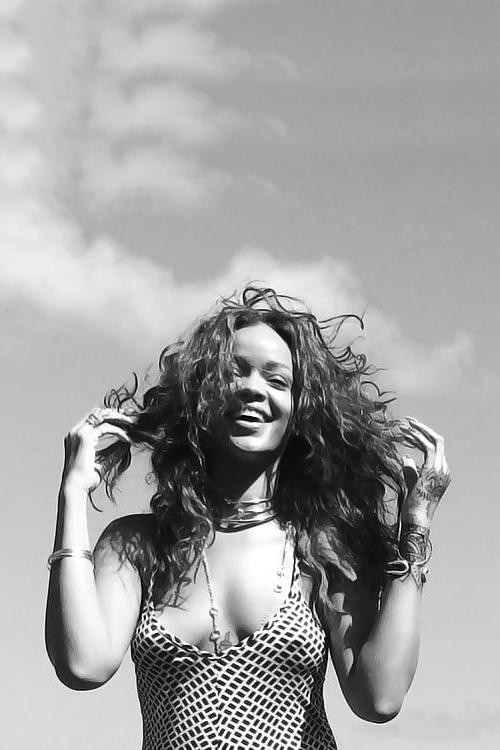 25P cute Rihanna