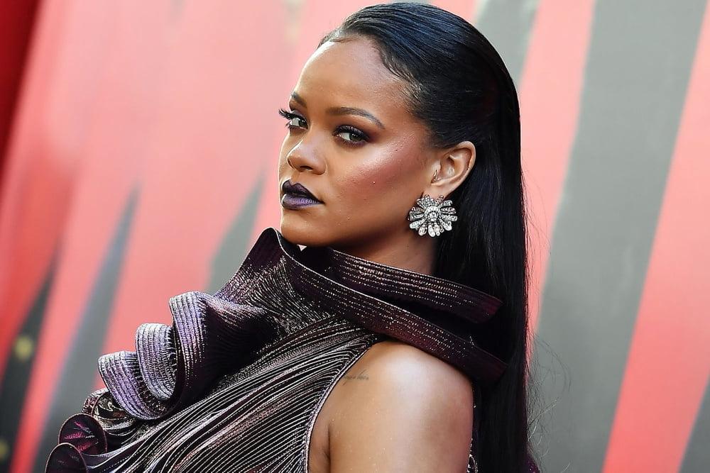25P cute Rihanna