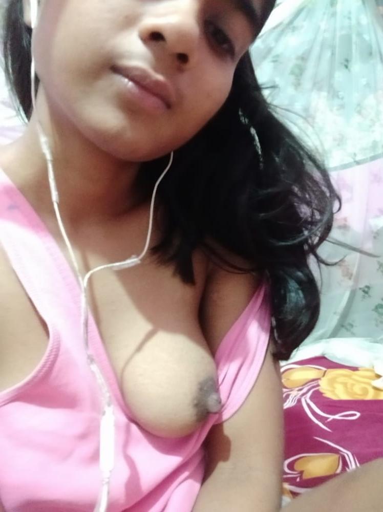 25P Cute 18 year old Indian Amateur (Extended Gallery