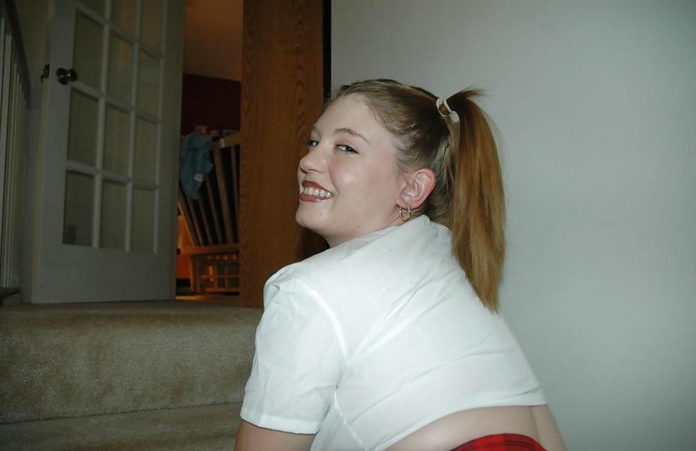 25P SEXY CHUBBY TEEN POSING