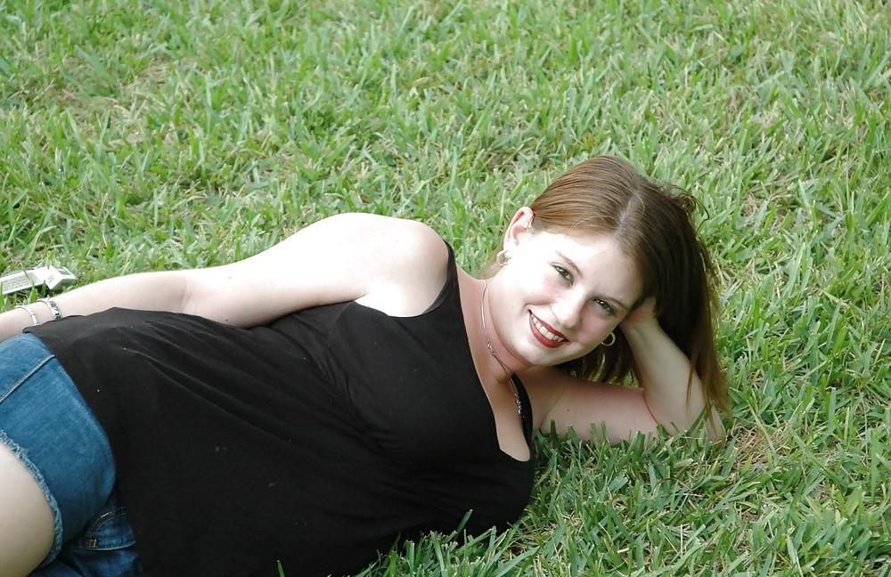 25P SEXY CHUBBY TEEN POSING