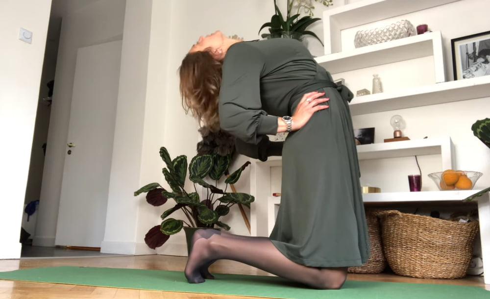 25P milf blonde pantyhose bitch